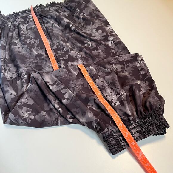 Athleta Jogger Size 22 Savannah Floral Gray NWOT - Picture 10 of 13